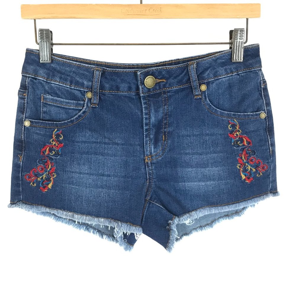 NWT Womens Size Small Romeo & Juliet Floral Filigree Embroidered Denim Shorts